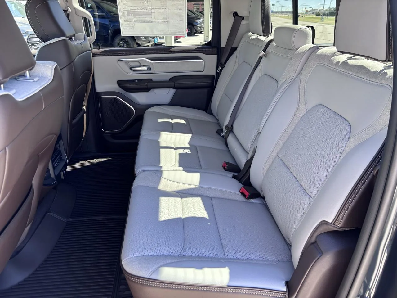 2027 RAM 1500 Laramie 4x4 Crew Cab 5'7" Box, photo 6