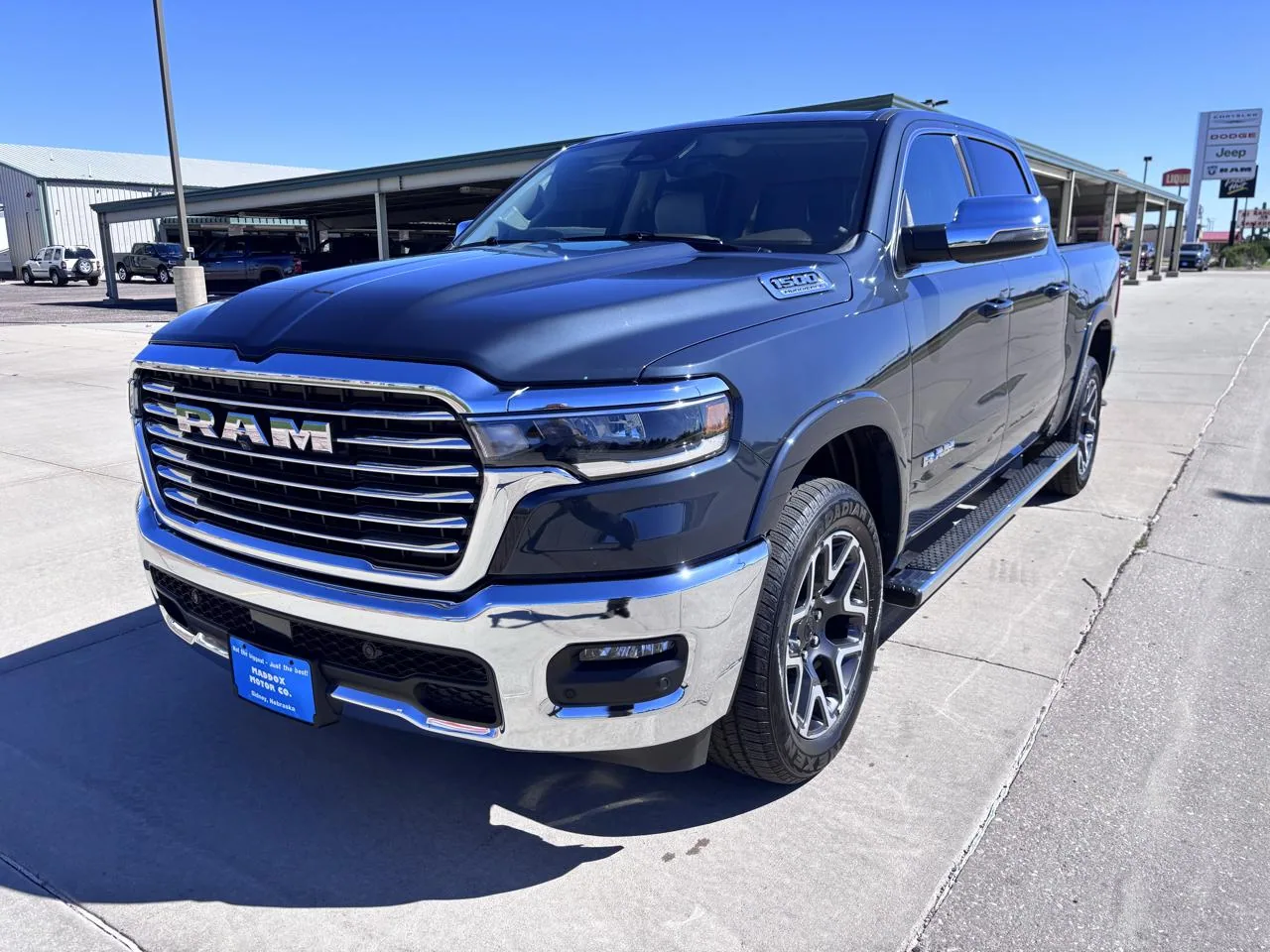 2027 RAM 1500 Laramie 4x4 Crew Cab 5'7" Box, photo 1
