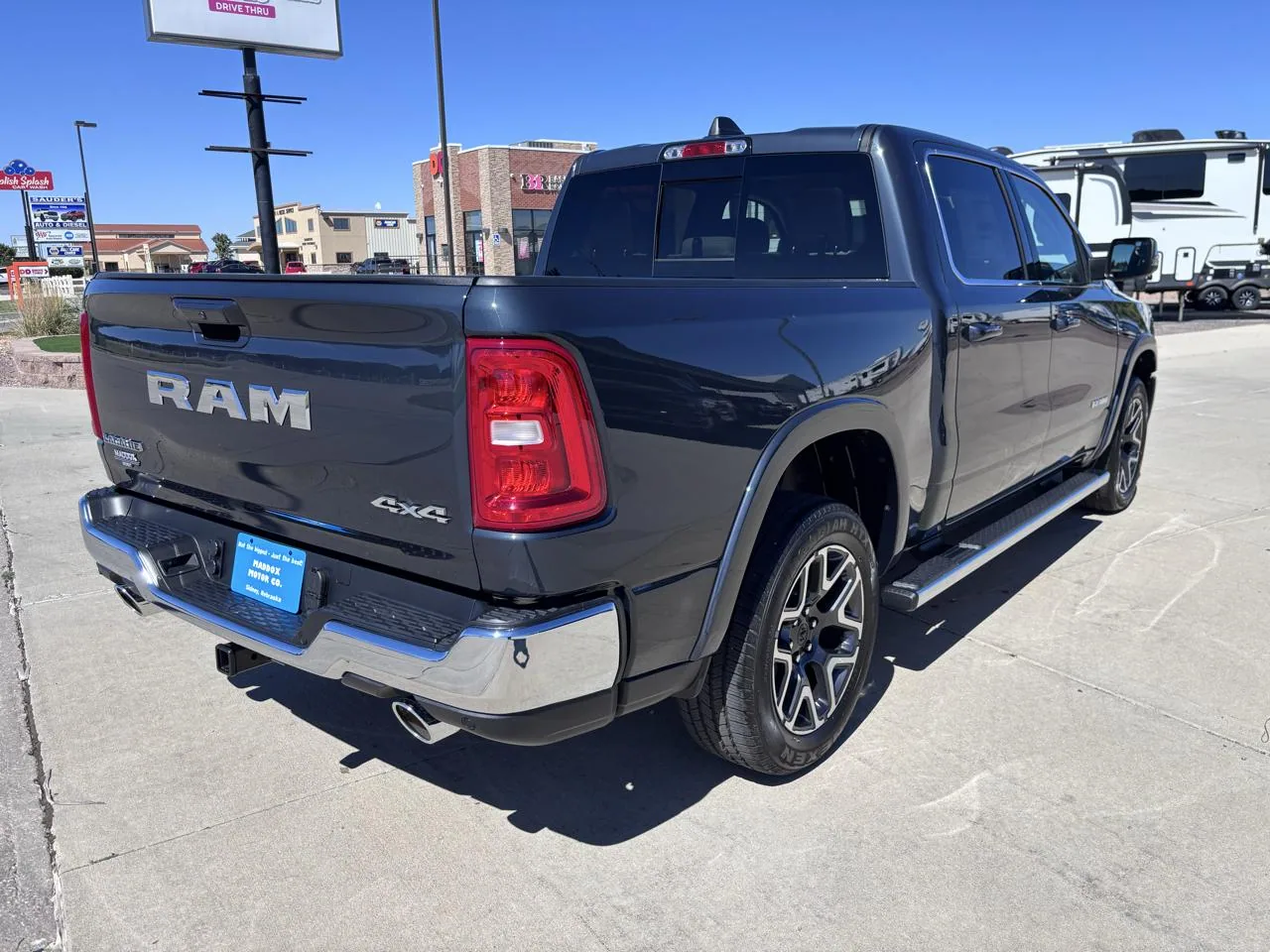 2027 RAM 1500 Laramie 4x4 Crew Cab 5'7" Box, photo 4