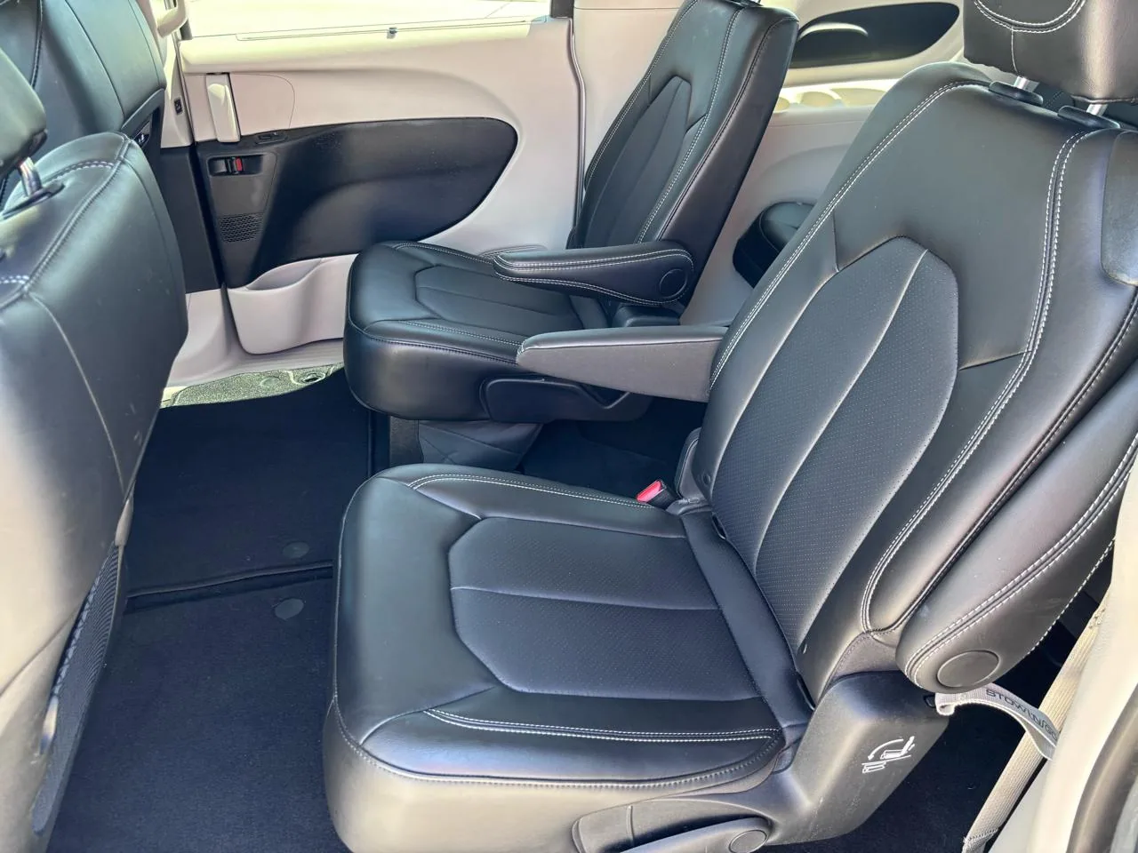 2024 Chrysler Pacifica Touring L FWD, photo 9