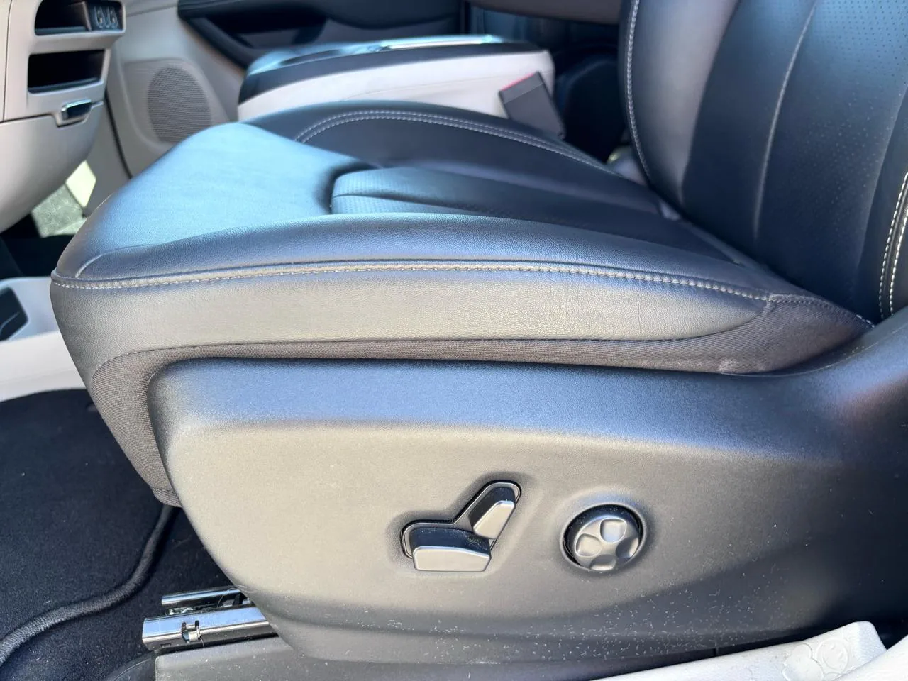 2024 Chrysler Pacifica Touring L FWD, photo 13