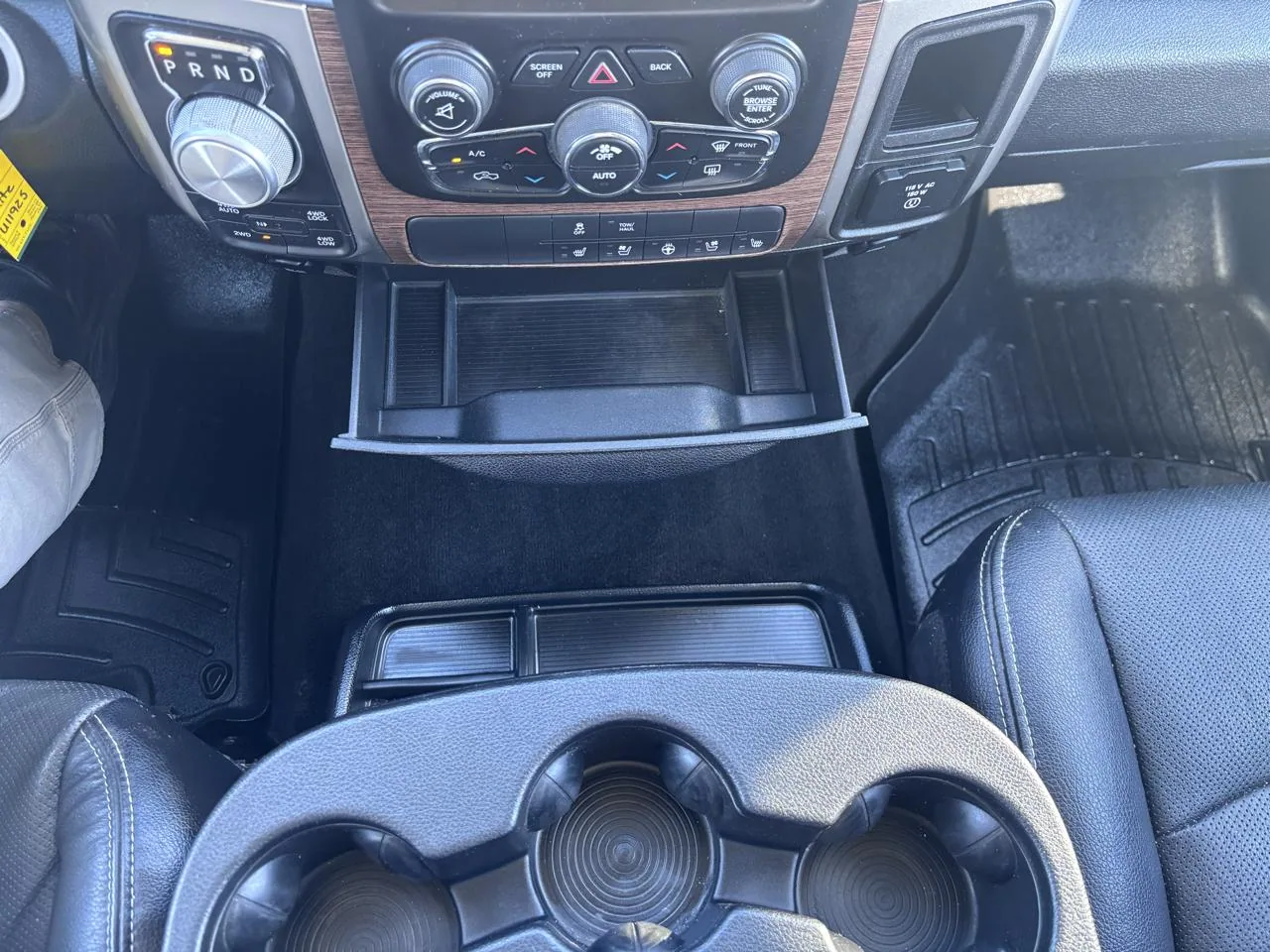 2018 RAM 1500 Laramie 4x4 Crew Cab 6'4" Box, photo 18