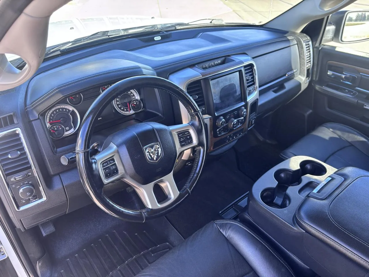 2018 RAM 1500 Laramie 4x4 Crew Cab 6'4" Box, photo 10