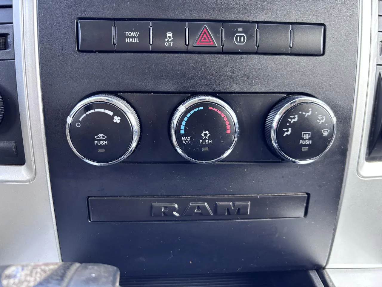 2012 RAM 1500 4WD Crew Cab 140.5" Big Horn, photo 15