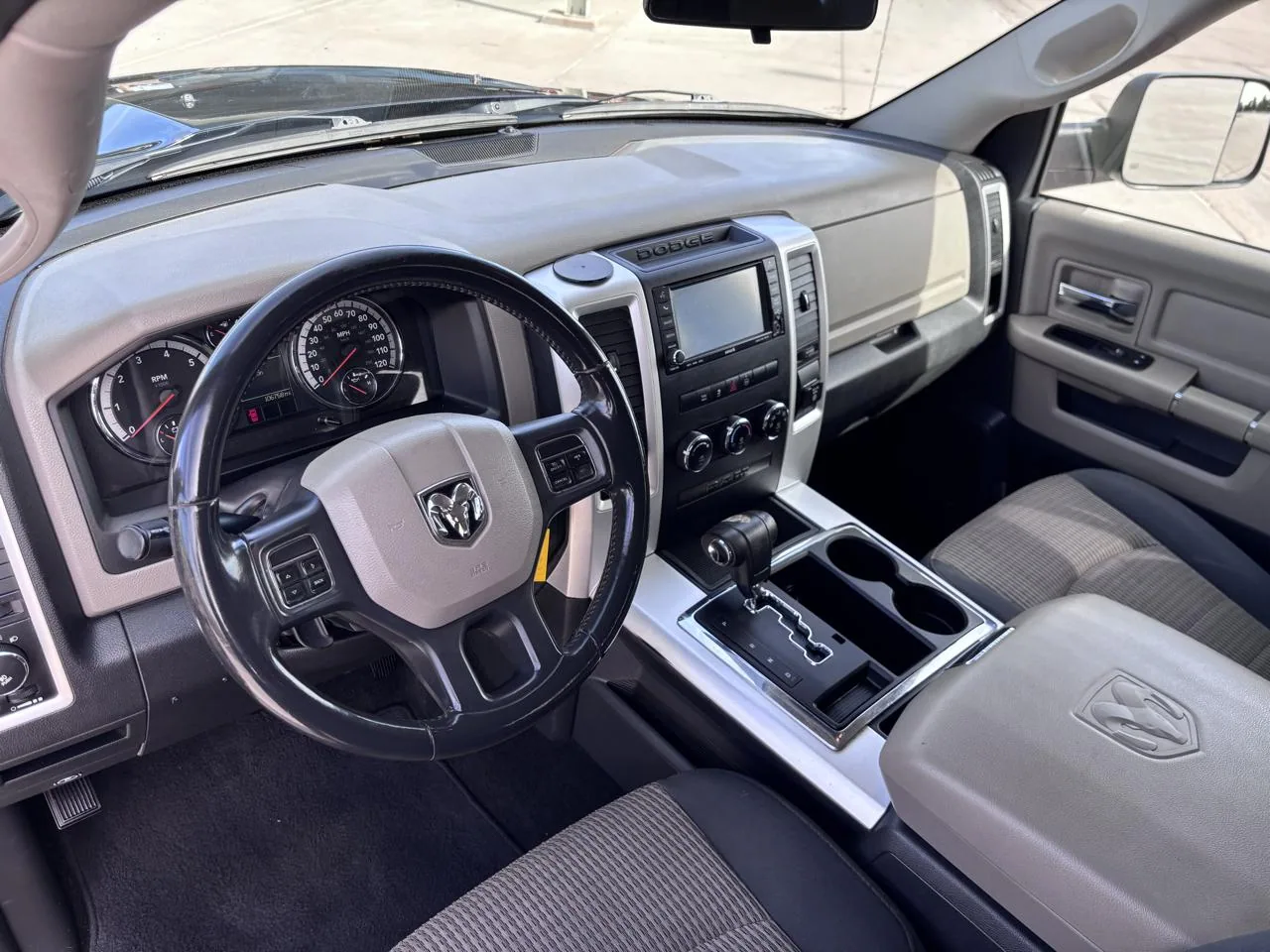2012 RAM 1500 4WD Crew Cab 140.5" Big Horn, photo 9