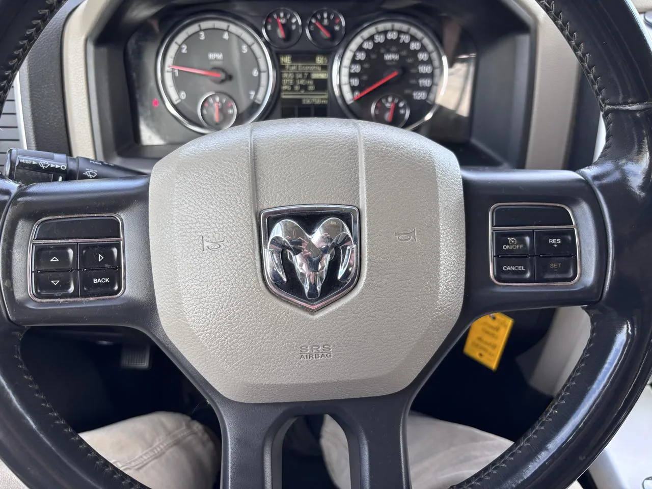 2012 RAM 1500 4WD Crew Cab 140.5" Big Horn, photo 12