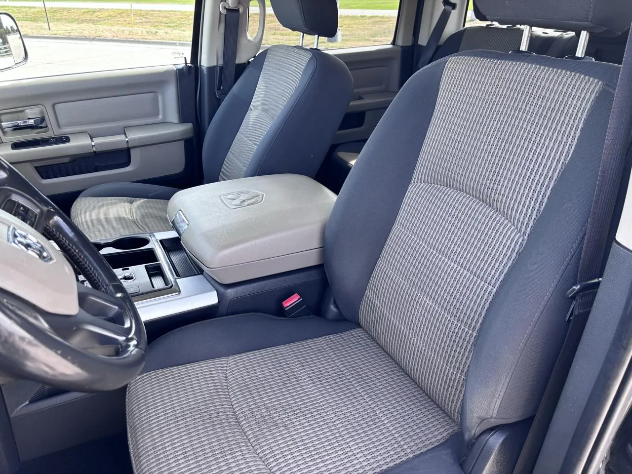 2012 RAM 1500 4WD Crew Cab 140.5" Big Horn, photo 8