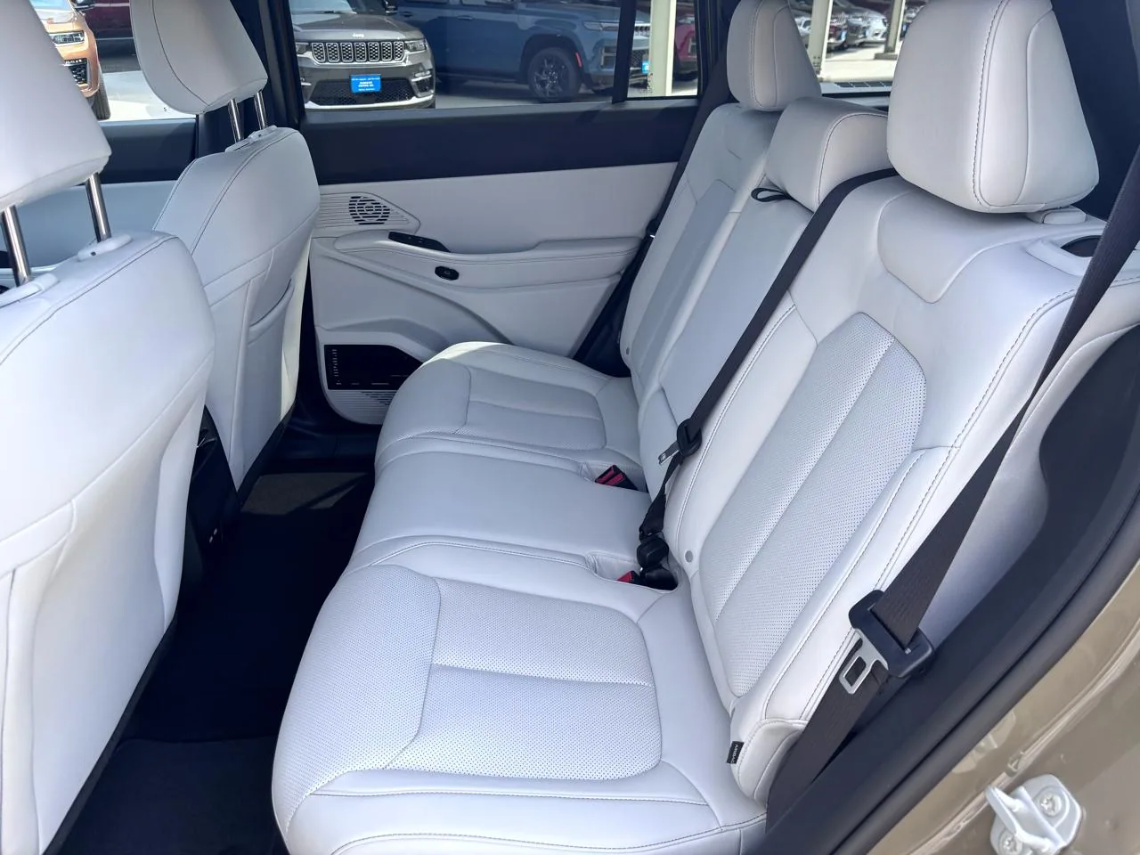 2026 Jeep Cherokee Limited 4x4, photo 8