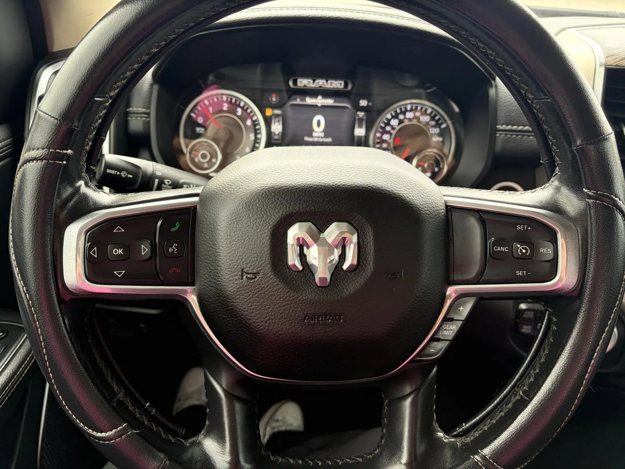 2019 RAM 1500 Laramie 4x4 Crew Cab 5'7" Box, photo 21