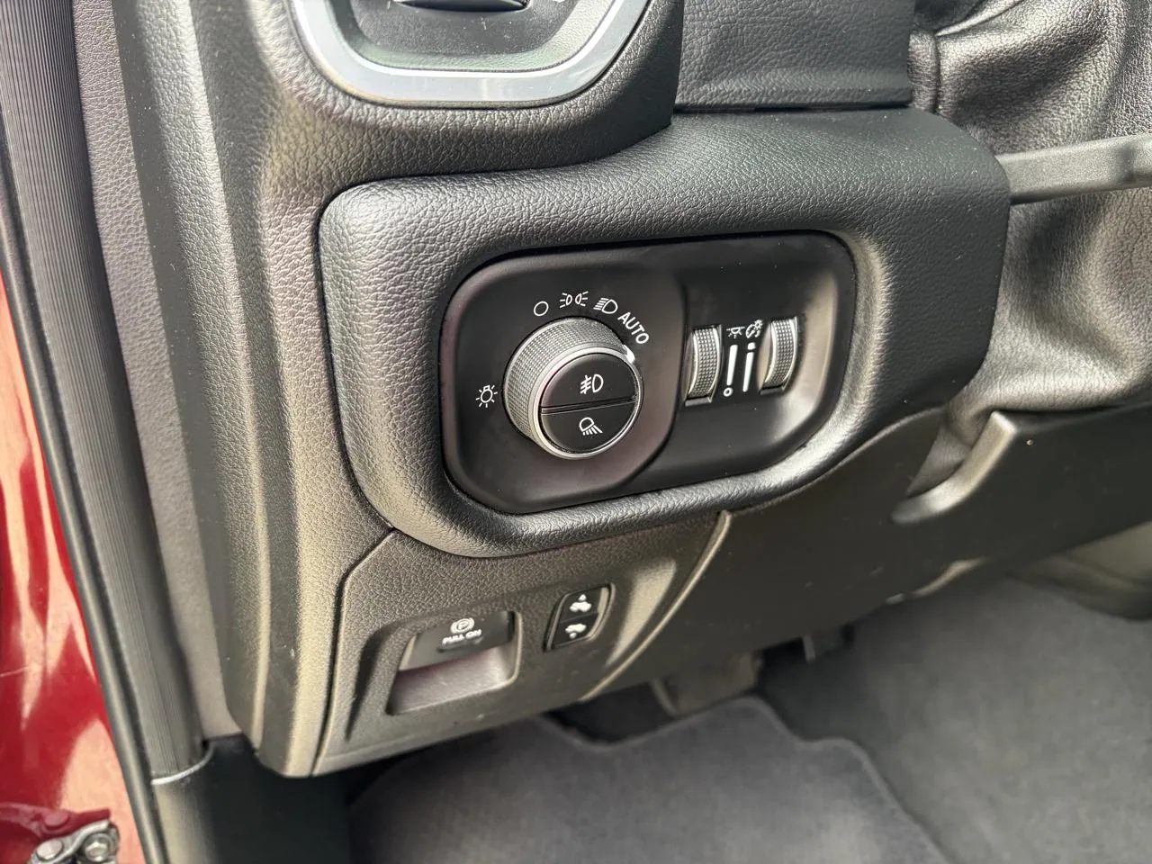 2019 RAM 1500 Laramie 4x4 Crew Cab 5'7" Box, photo 16