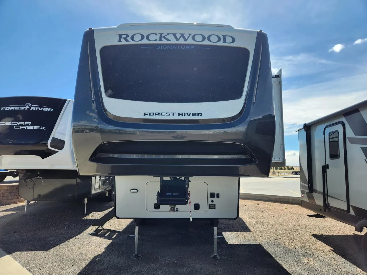 2026 Rockwood Signature 290SFK, photo 2