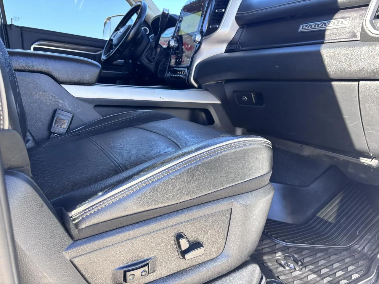 2021 RAM 2500 Laramie 4x4 Mega Cab 6'4" Box, photo 19