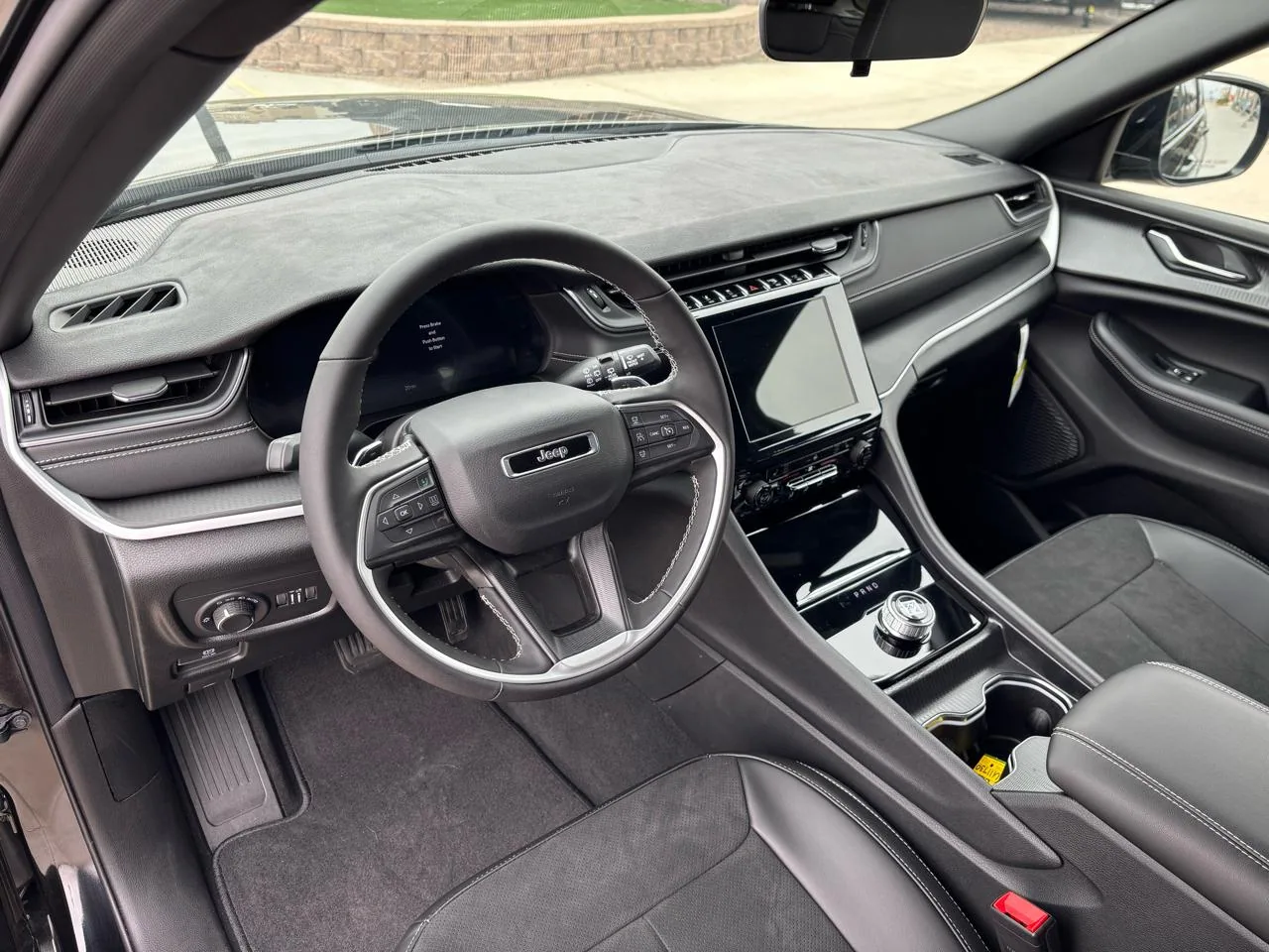 2025 Jeep Grand Cherokee L Altitude X 4x4, photo 11