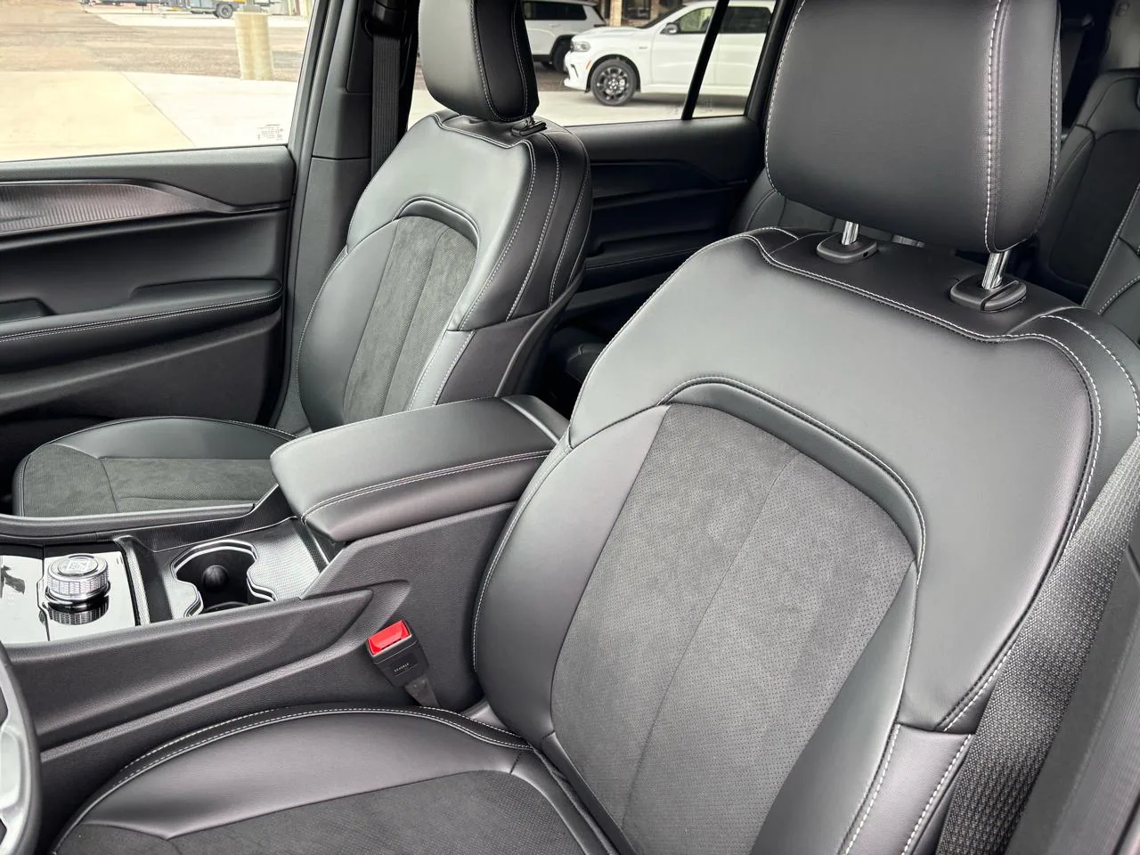 2025 Jeep Grand Cherokee L Altitude X 4x4, photo 10