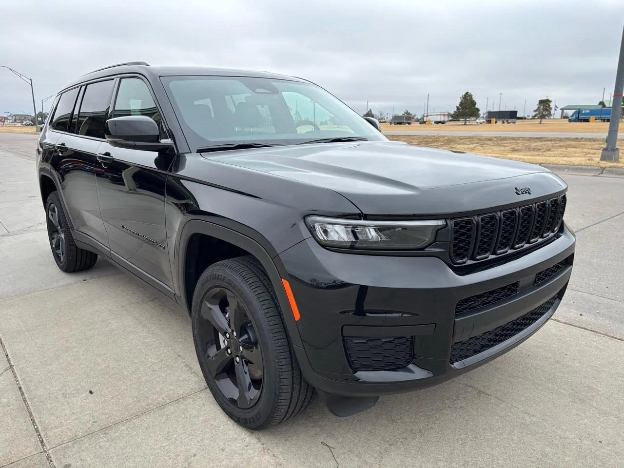 2025 Jeep Grand Cherokee L Altitude X 4x4, photo 2