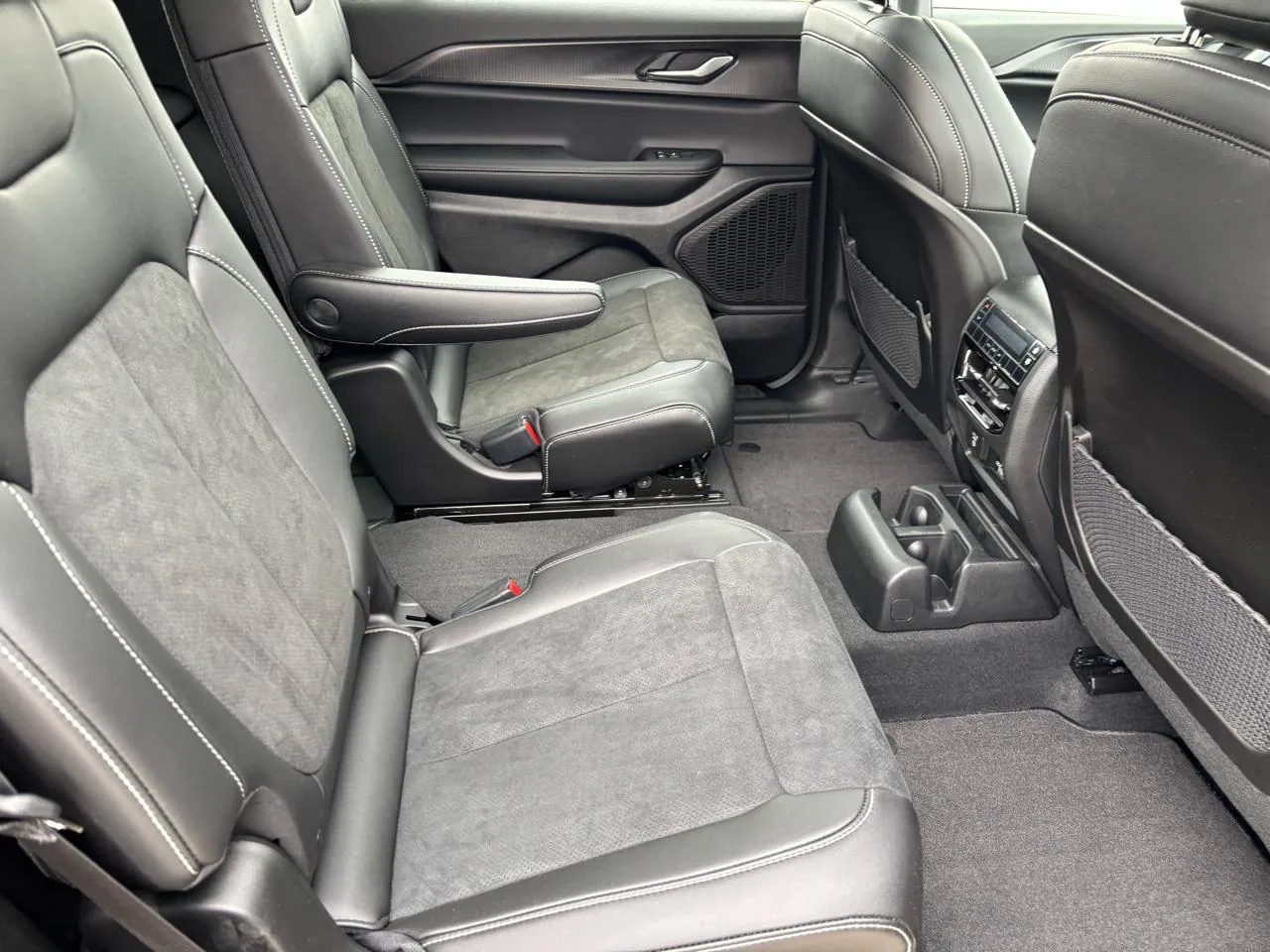 2025 Jeep Grand Cherokee L Altitude X 4x4, photo 23