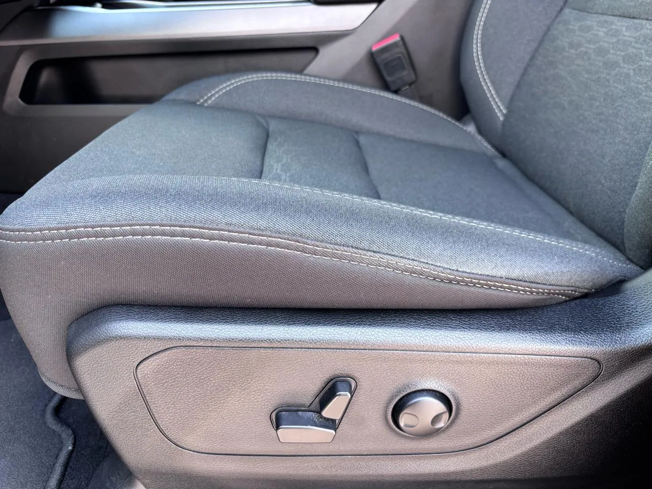 2025 RAM 1500 Big Horn 4x4 Crew Cab 5'7" Box, photo 12