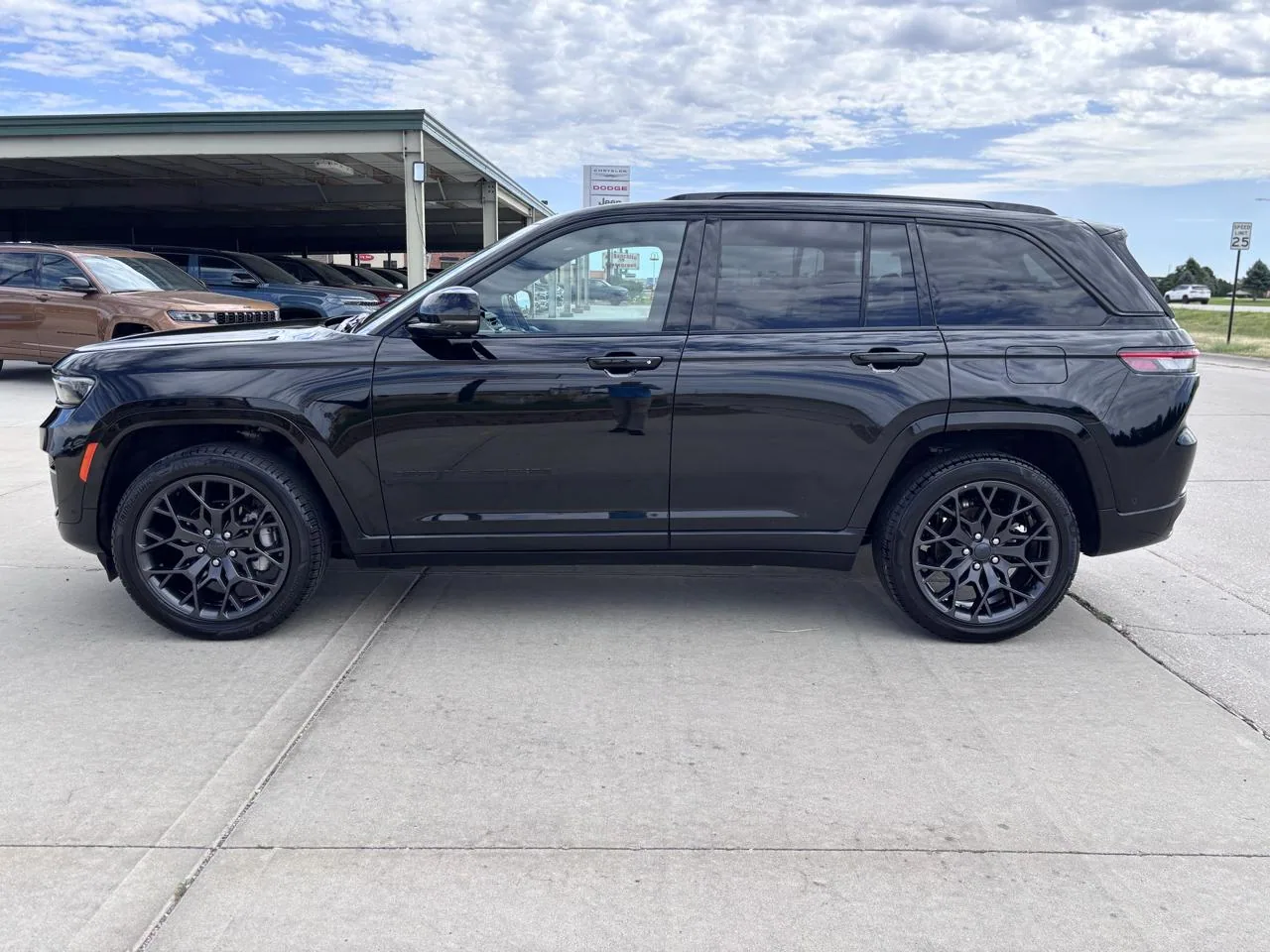 2025 Jeep Grand Cherokee Summit 4x4, photo 6
