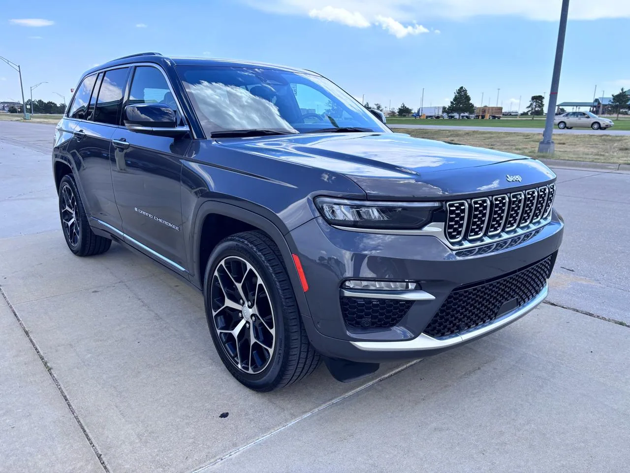 2025 Jeep Grand Cherokee Summit Reserve 4x4, photo 2