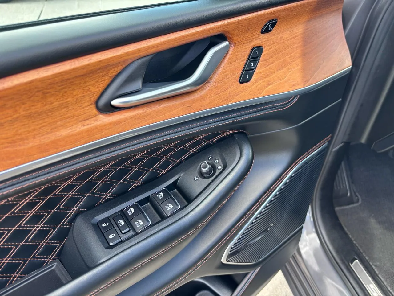 2025 Jeep Grand Cherokee Summit Reserve 4x4, photo 11