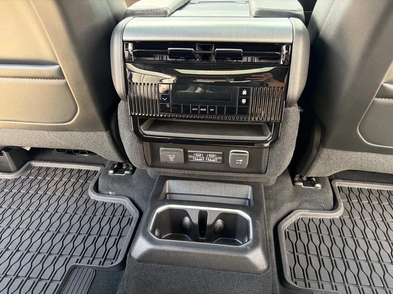 2026 Jeep Grand Wagoneer Upland 4x4, photo 33