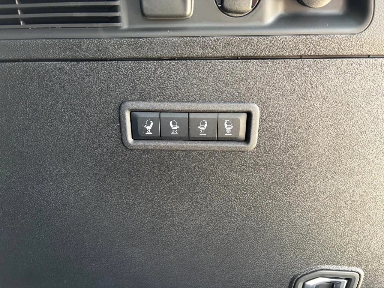 2026 Jeep Grand Wagoneer Upland 4x4, photo 32
