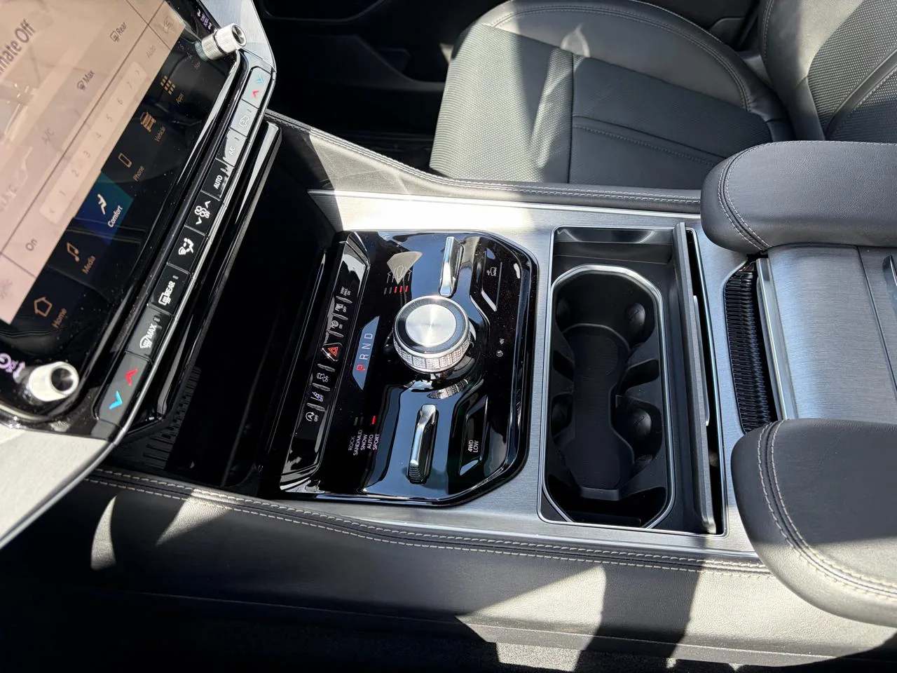 2026 Jeep Grand Wagoneer Upland 4x4, photo 25