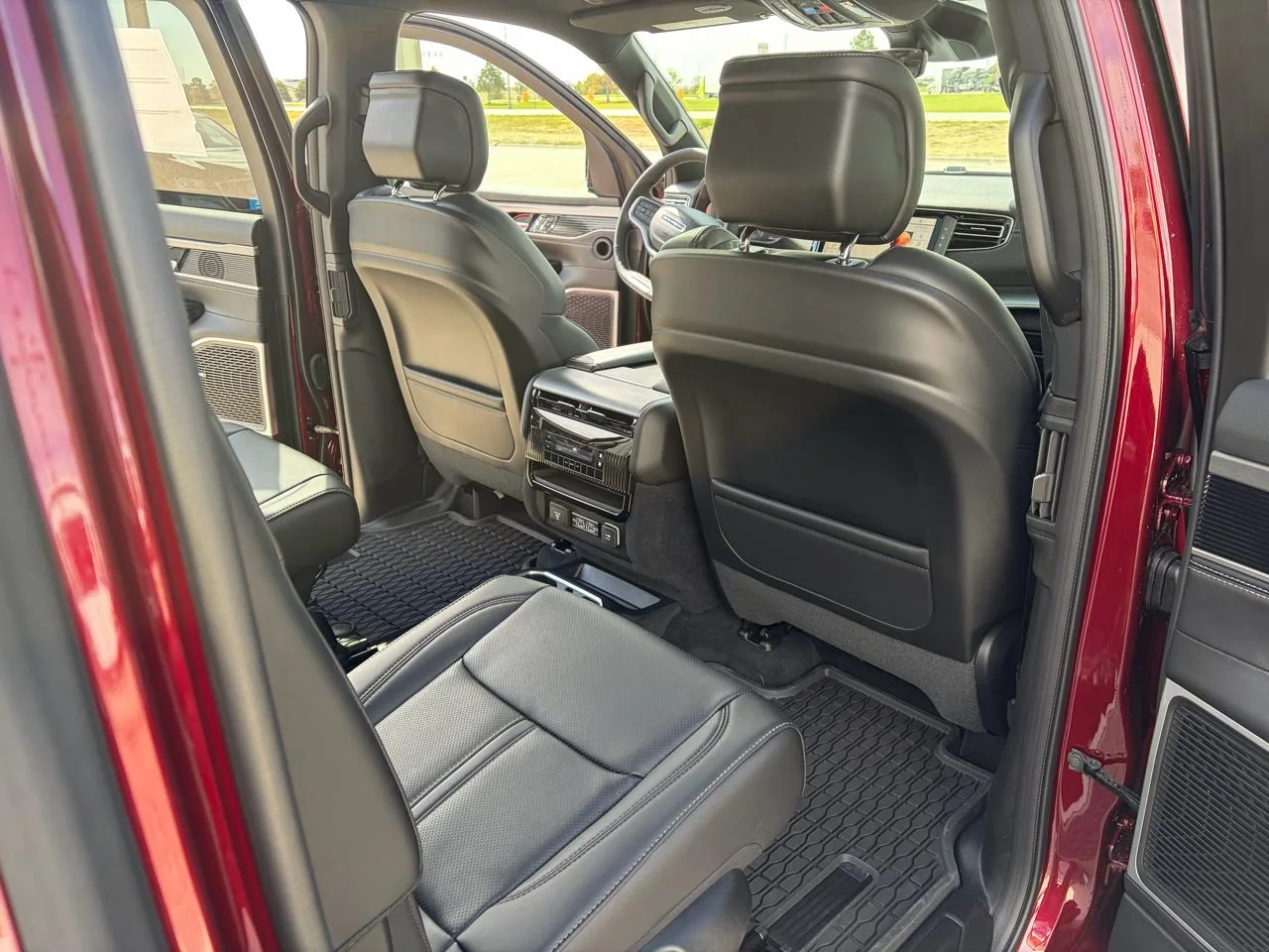 2026 Jeep Grand Wagoneer Upland 4x4, photo 13
