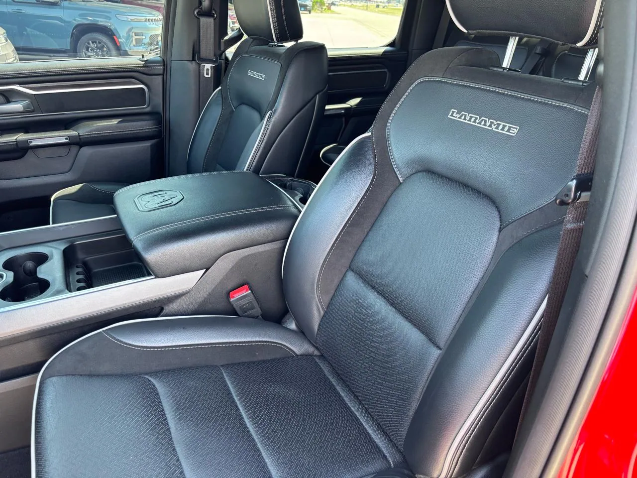 2025 RAM 1500 Laramie 4x4 Crew Cab 5'7" Box, photo 8