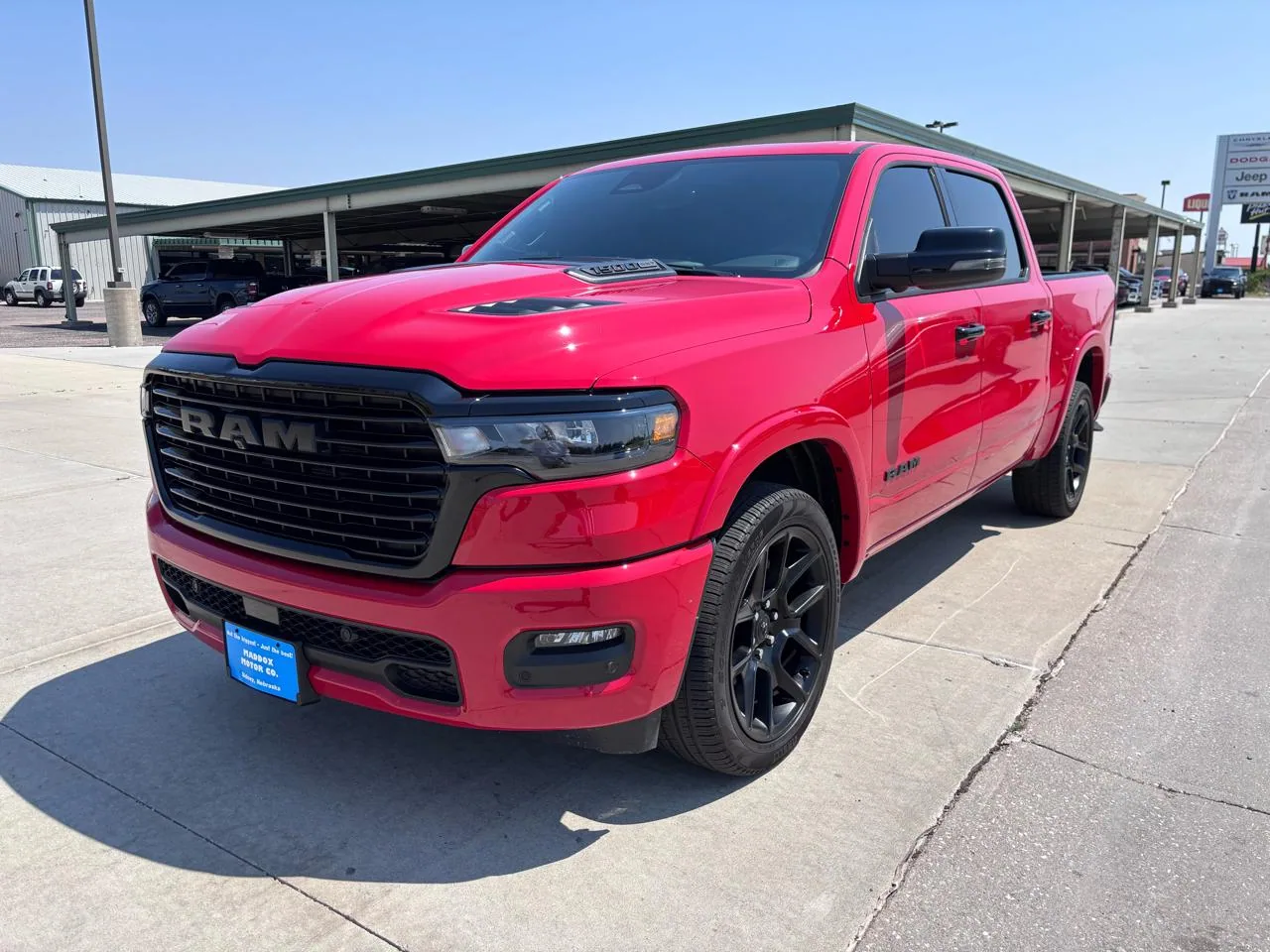 2025 RAM 1500 Laramie 4x4 Crew Cab 5'7" Box, photo 1