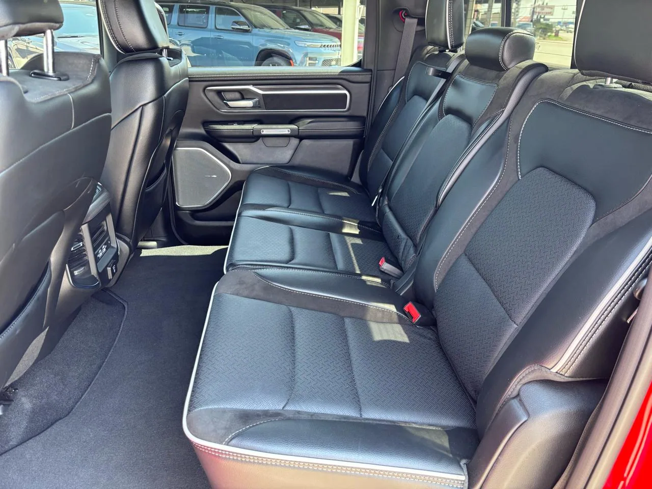 2025 RAM 1500 Laramie 4x4 Crew Cab 5'7" Box, photo 7