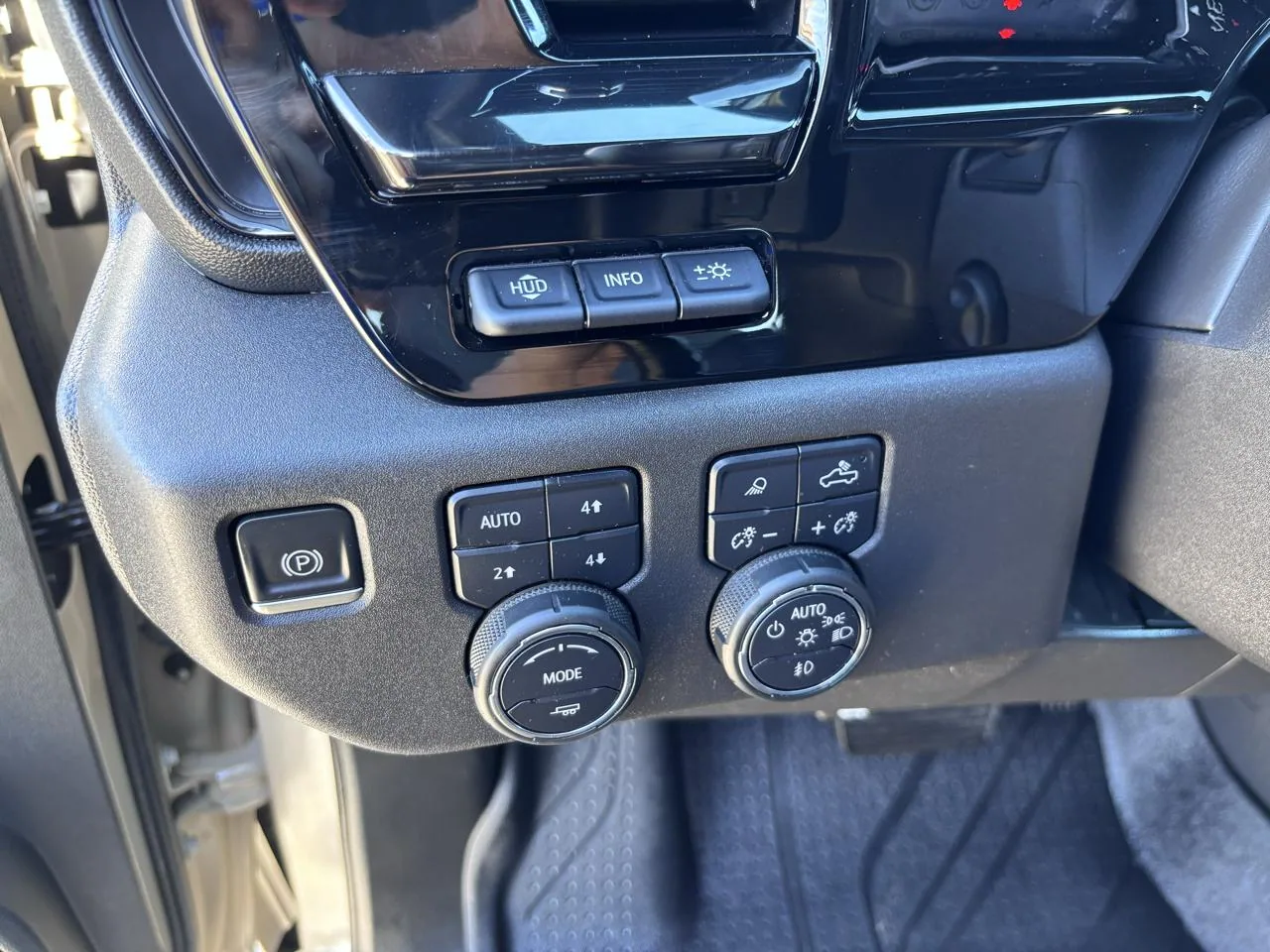 2022 Chevrolet Silverado 1500 4WD Crew Cab 147" ZR2, photo 18