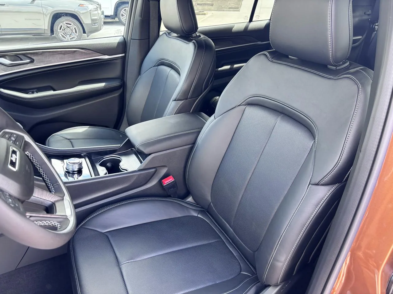 2026 Jeep Grand Cherokee L Limited Reserve 4x4, photo 9