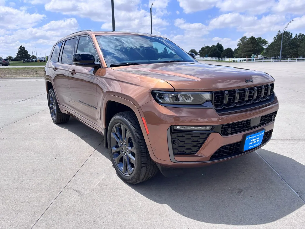2026 Jeep Grand Cherokee L Limited Reserve 4x4, photo 2