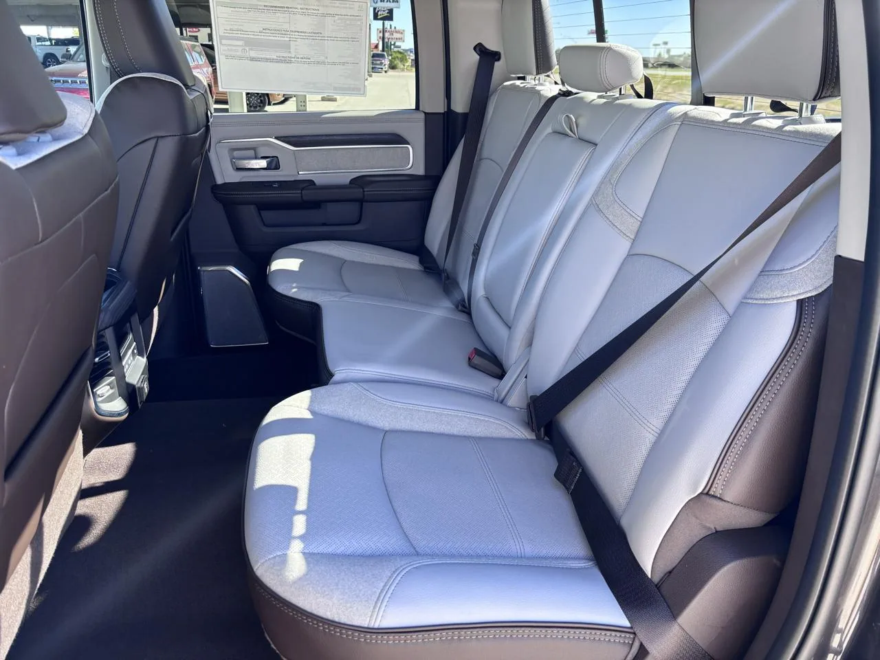 2027 RAM 2500 Laramie 4x4 Crew Cab 8' Box, photo 7