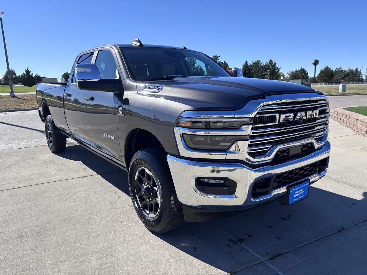 2027 RAM 2500 Laramie 4x4 Crew Cab 8' Box, photo 2
