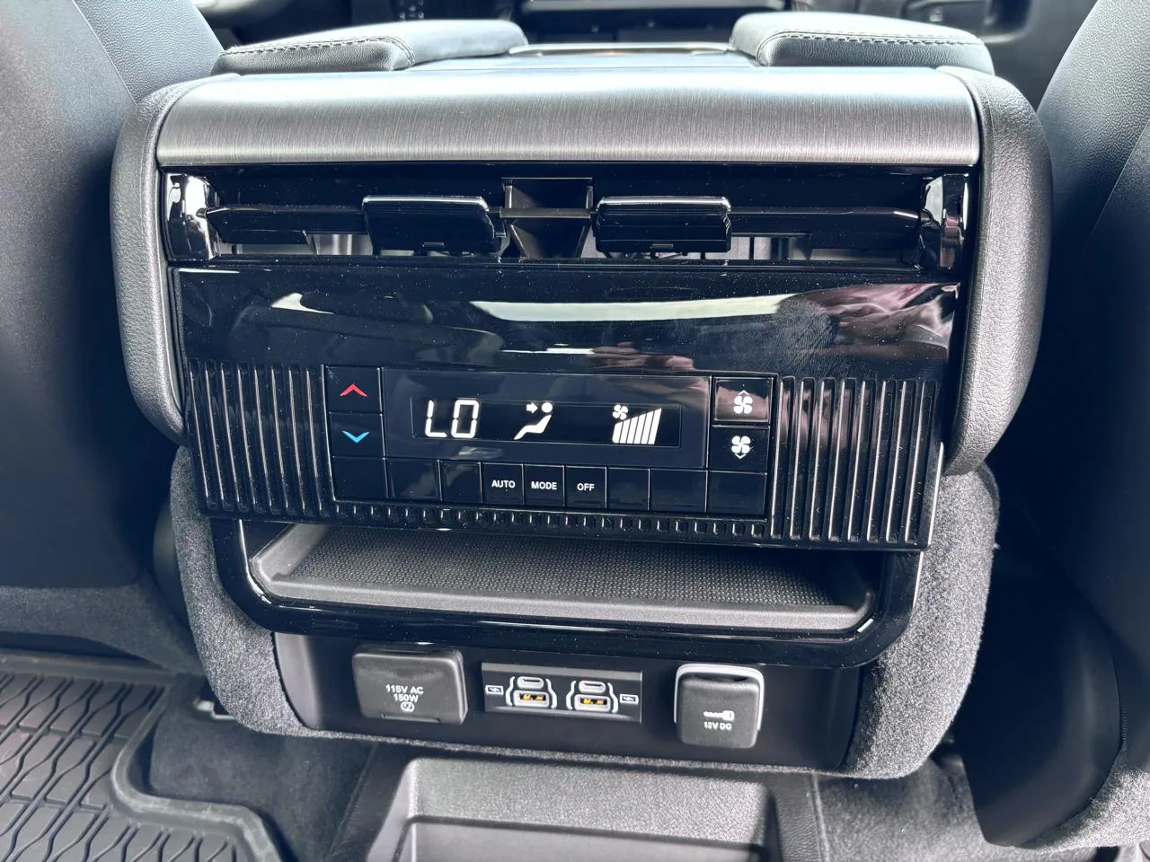 2026 Jeep Grand Wagoneer Upland 4x4, photo 24