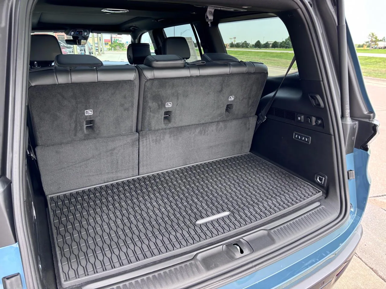 2026 Jeep Grand Wagoneer Upland 4x4, photo 7
