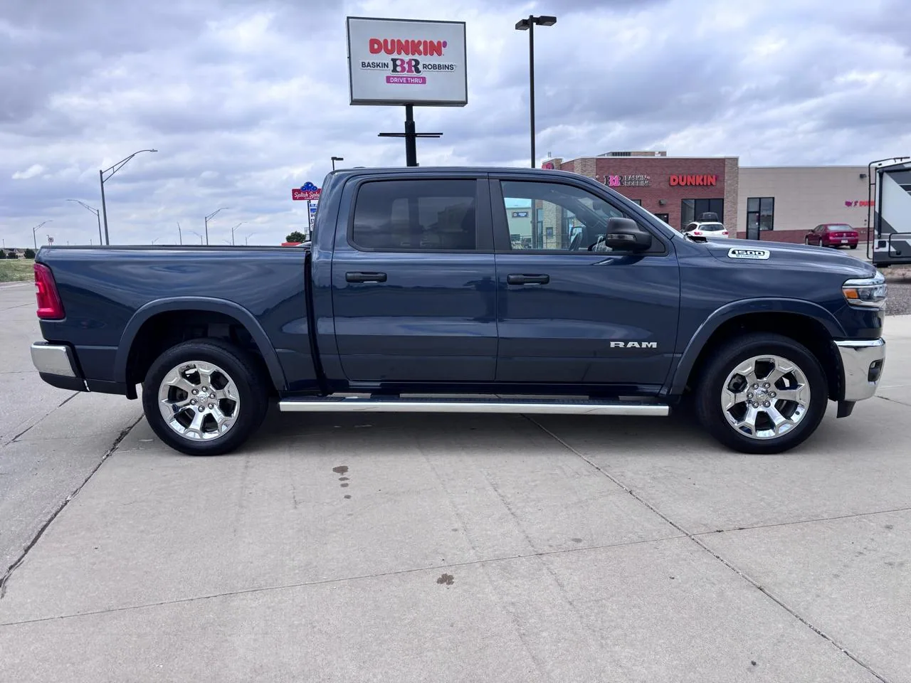 2025 RAM 1500 Big Horn 4x4 Crew Cab 5'7" Box, photo 3